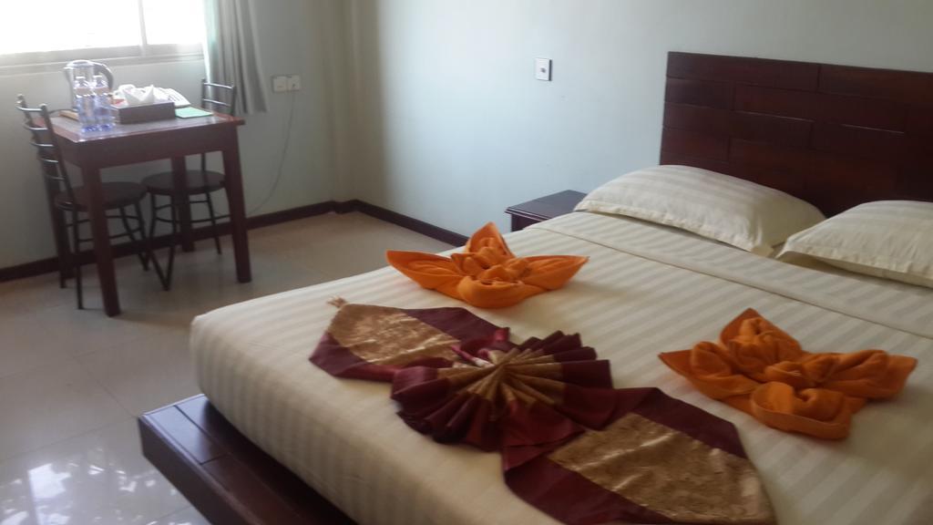 Hotel 63 Rangoon Eksteriør billede