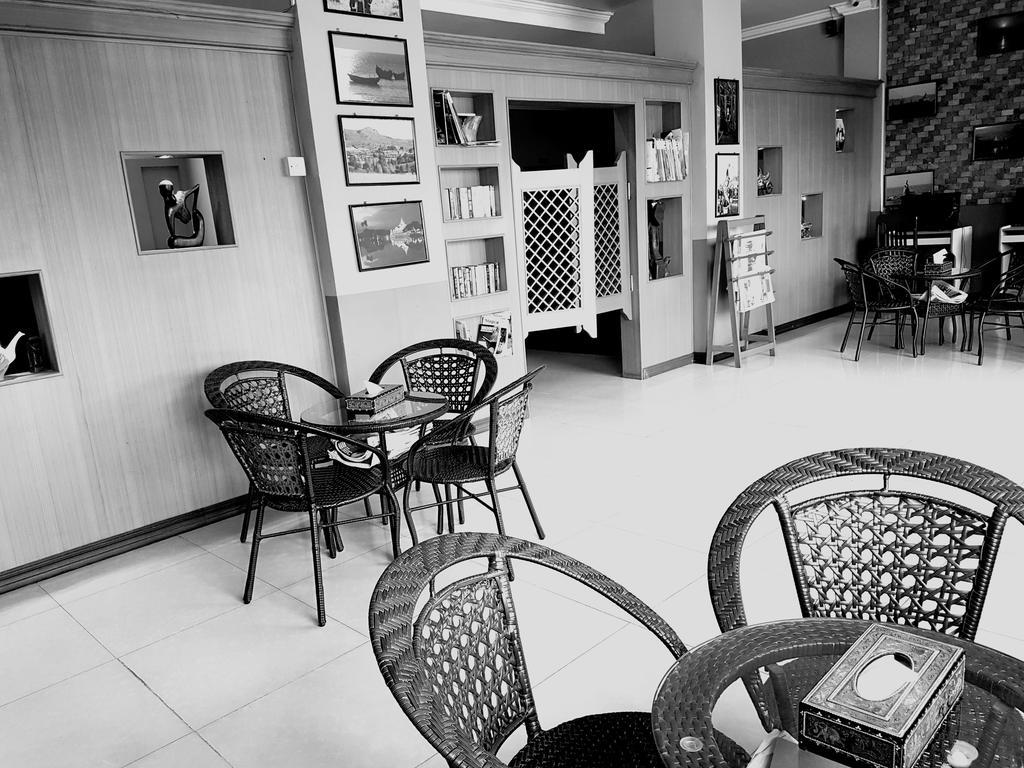 Hotel 63 Rangoon Eksteriør billede