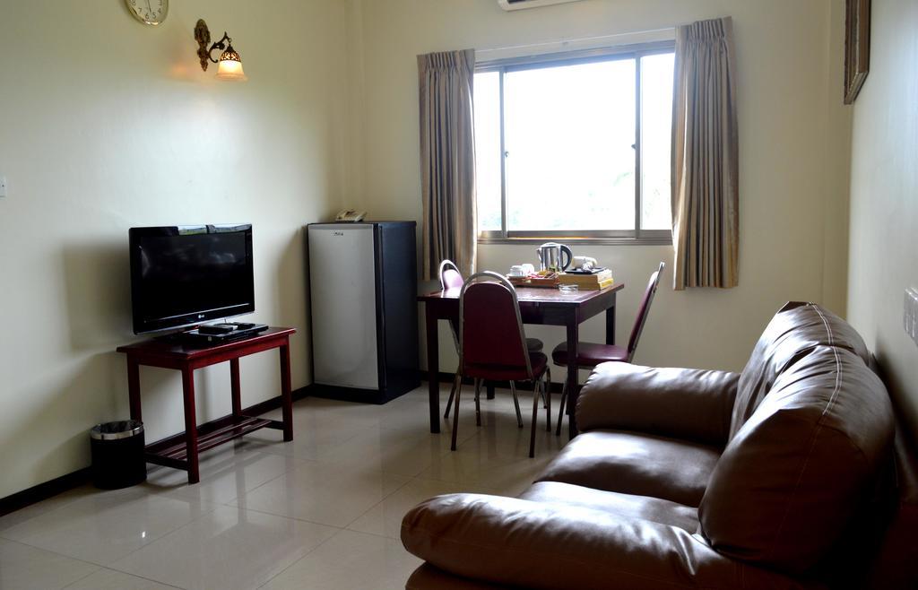 Hotel 63 Rangoon Eksteriør billede