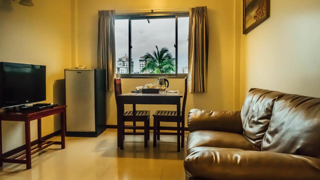 Hotel 63 Rangoon Eksteriør billede